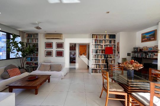 Sala de apartamento à venda com 2 quartos, 70m² em Gávea, Rio de Janeiro