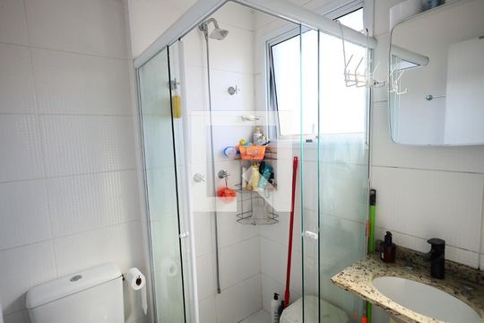 Banheiro da Suíte 1 de apartamento à venda com 2 quartos, 55m² em Quitaúna, Osasco