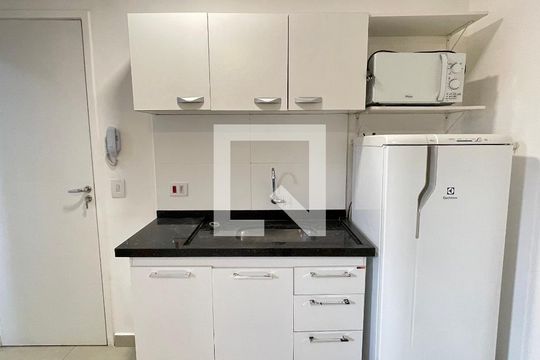 Studio de kitnet/studio para alugar com 1 quarto, 25m² em Jardim Peri Peri, São Paulo