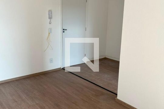 Sala de apartamento à venda com 2 quartos, 55m² em Jardim Maria Helena, Barueri