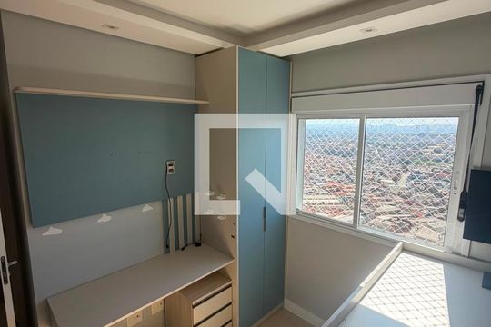 Quarto de apartamento para alugar com 2 quartos, 54m² em Pousada dos Bandeirantes, Carapicuíba