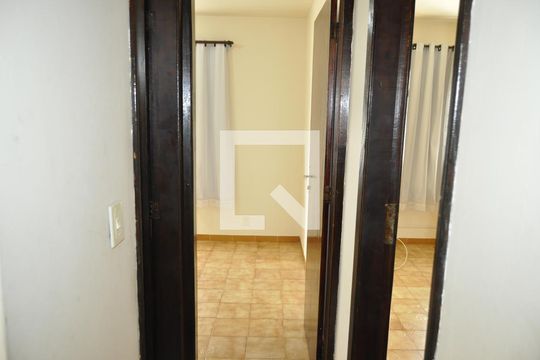 Corredor de apartamento para alugar com 2 quartos, 70m² em Quintino Bocaiúva, Rio de Janeiro
