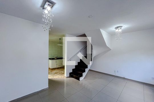 Casa para alugar com 3 quartos, 80m² em Vila Esperança, São Paulo