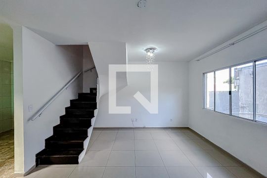Casa para alugar com 3 quartos, 80m² em Vila Esperança, São Paulo