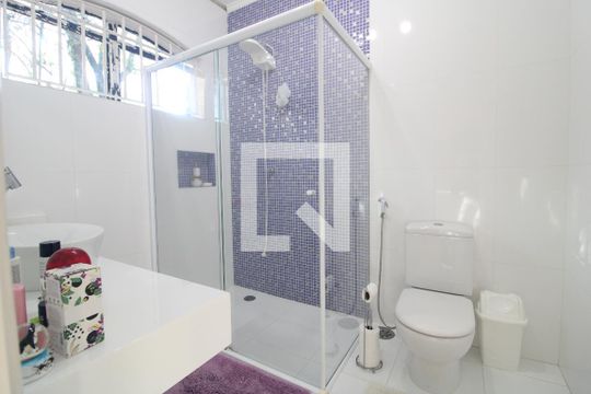 Banheiro da suíte 1 de casa à venda com 3 quartos, 194m² em Interlagos, São Paulo