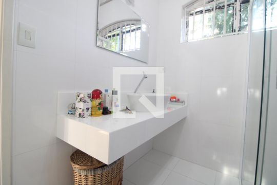 Banheiro da suíte 1 de casa à venda com 3 quartos, 194m² em Interlagos, São Paulo