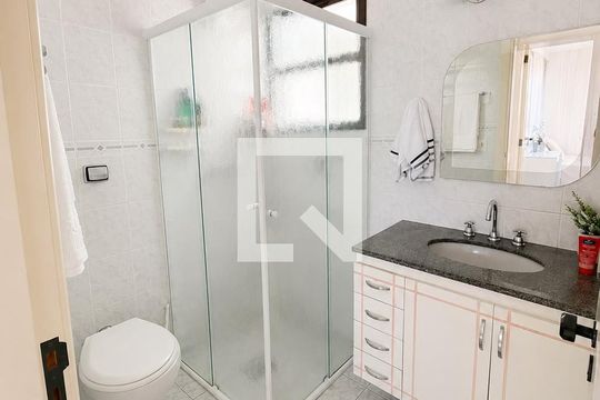 Banheiro de apartamento à venda com 3 quartos, 94m² em Centro, Jundiaí