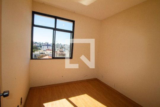 Quarto 01 de apartamento para alugar com 4 quartos, 94m² em Coração Eucarístico, Belo Horizonte