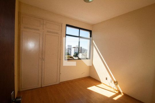 Quarto 02 de apartamento para alugar com 4 quartos, 94m² em Coração Eucarístico, Belo Horizonte