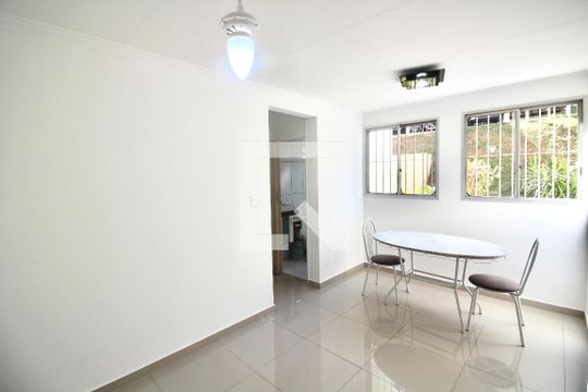 Sala de apartamento para alugar com 2 quartos, 49m² em Parque Cisper, São Paulo
