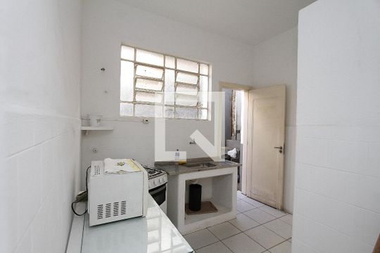 Cozinha de casa para alugar com 2 quartos, 72m² em Carlos Prates, Belo Horizonte
