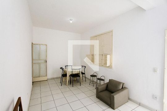 Sala de casa para alugar com 2 quartos, 72m² em Carlos Prates, Belo Horizonte