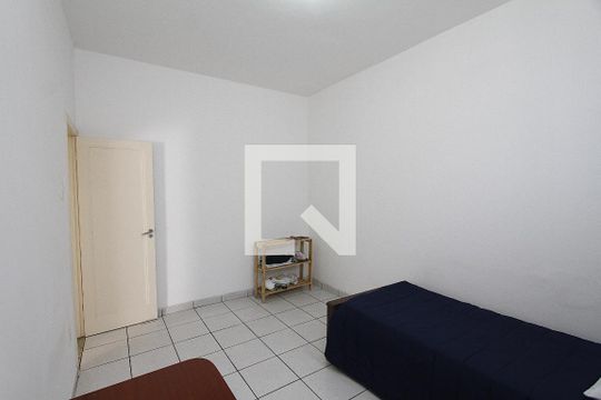Quarto 1 de casa para alugar com 2 quartos, 72m² em Carlos Prates, Belo Horizonte