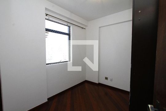 Quarto 1 de apartamento para alugar com 3 quartos, 82m² em Lourdes, Belo Horizonte