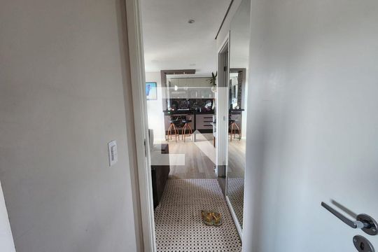 Sala de apartamento para alugar com 1 quarto, 40m² em Jardim Adelfiore, São Paulo