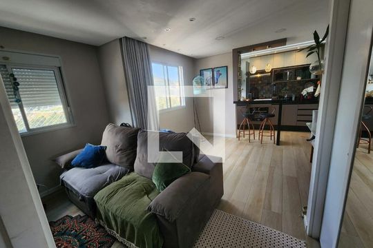 Sala de apartamento para alugar com 1 quarto, 40m² em Jardim Adelfiore, São Paulo