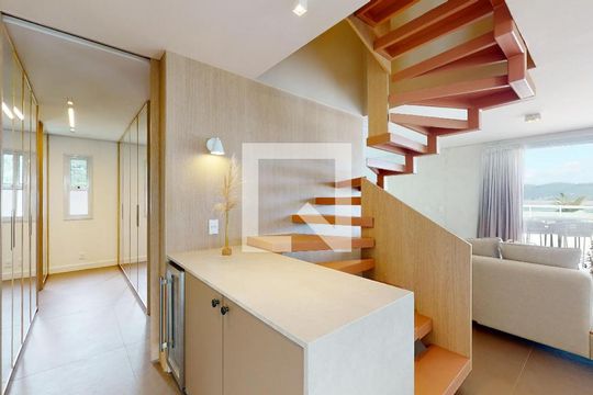 Sala de apartamento para alugar com 3 quartos, 277m² em Lagoa da Conceição, Florianópolis