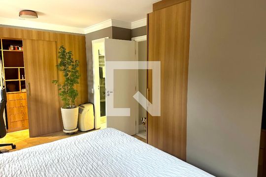 Quarto 1 de apartamento para alugar com 2 quartos, 78m² em Santo Amaro, São Paulo
