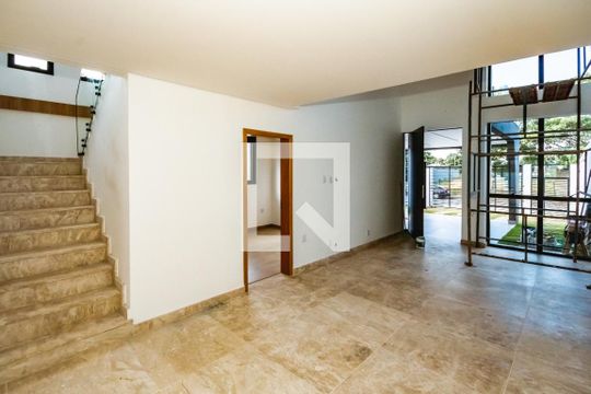 Casa à venda com 4 quartos, 260m² em Bandeirantes (pampulha), Belo Horizonte