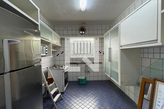 Cozinha de casa à venda com 4 quartos, 253m² em Centro, São Leopoldo