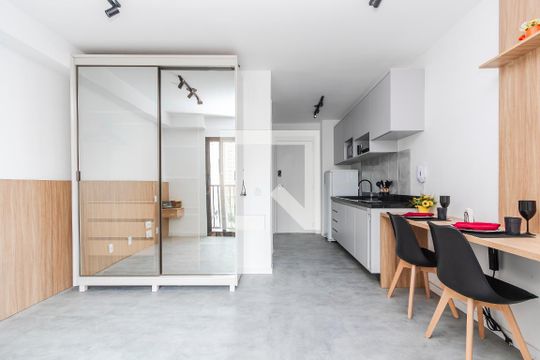 Studio de kitnet/studio para alugar com 1 quarto, 29m² em Vila Congonhas, São Paulo