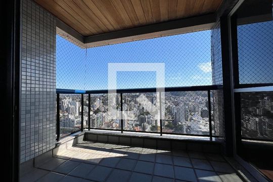 Sacada de apartamento para alugar com 4 quartos, 210m² em Bom Pastor, Juiz de Fora