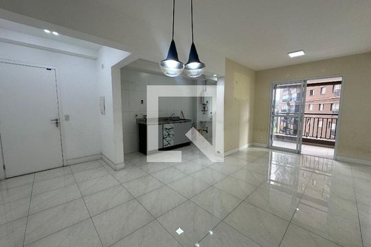 Sala de apartamento para alugar com 2 quartos, 76m² em Jardim Tupanci, Barueri