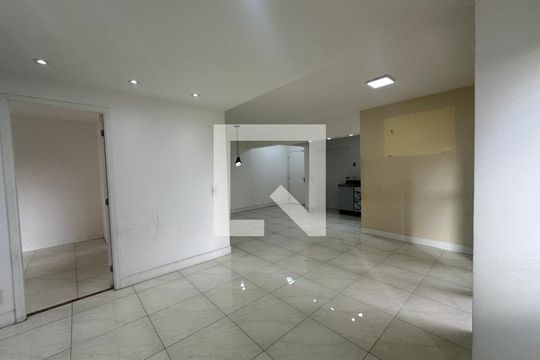 Sala de apartamento para alugar com 2 quartos, 76m² em Jardim Tupanci, Barueri