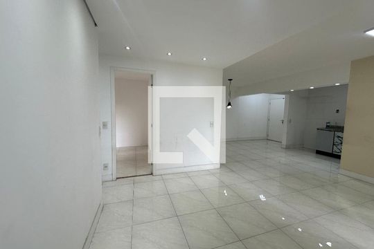 Sala de apartamento para alugar com 2 quartos, 76m² em Jardim Tupanci, Barueri