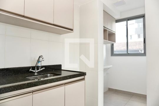 Cozinha e Área de Serviço de apartamento para alugar com 2 quartos, 54m² em Coração Eucarístico, Belo Horizonte