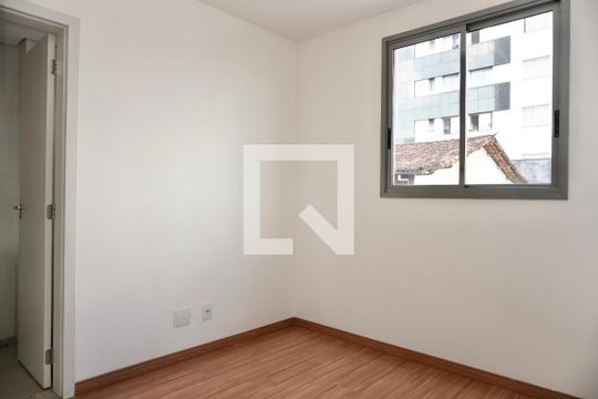 Suíte de apartamento para alugar com 2 quartos, 54m² em Coração Eucarístico, Belo Horizonte