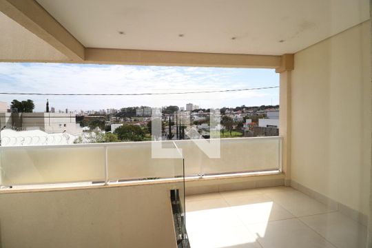 Hall de entrada de casa para alugar com 3 quartos, 200m² em Jardim Karaíba, Uberlândia