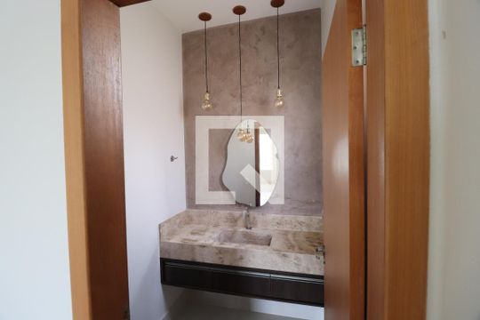 Lavabo de casa para alugar com 3 quartos, 200m² em Jardim Karaíba, Uberlândia