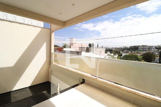 Hall de entrada de casa para alugar com 3 quartos, 200m² em Jardim Karaíba, Uberlândia