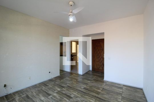Sala de apartamento para alugar com 2 quartos, 69m² em Taquara, Rio de Janeiro