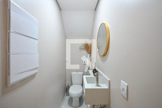 Lavabo de casa para alugar com 3 quartos, 160m² em Jardim Wanda, Taboão da Serra