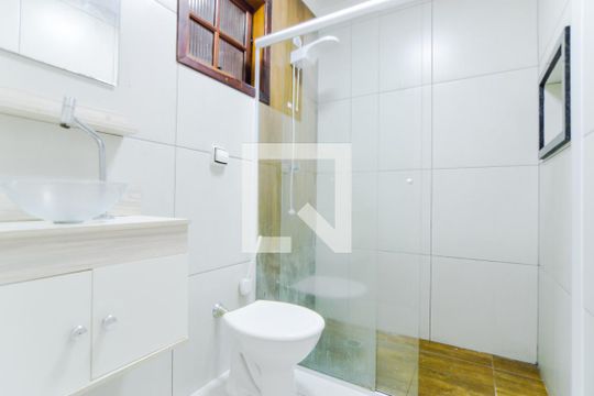 Banheiro da Suíte de casa à venda com 2 quartos, 107m² em Jardim Cocaia, Guarulhos