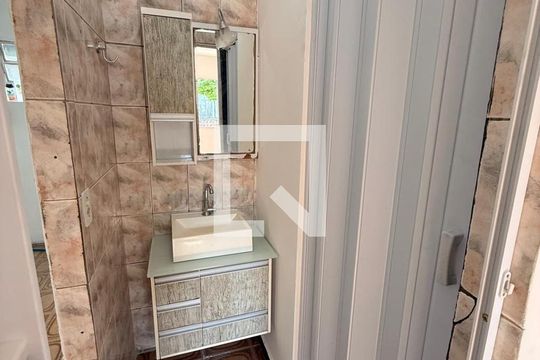 Banheiro de apartamento para alugar com 2 quartos, 40m² em Conjunto Habitacional Brigadeiro Faria Lima, São Paulo