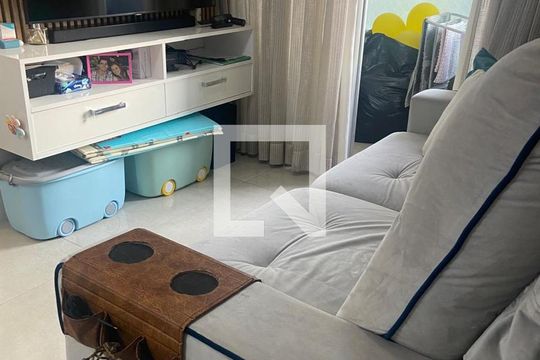 Sala de apartamento à venda com 3 quartos, 63m² em Vila Sao Pedro, Santo André