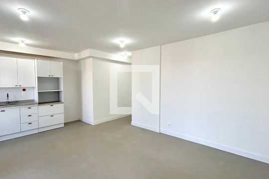 Sala de apartamento para alugar com 2 quartos, 62m² em Picanço, Guarulhos