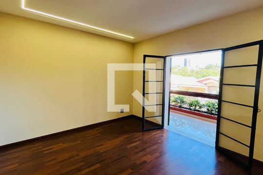 Casa à venda com 3 quartos, 295m² em Jardim das Paineiras, Campinas