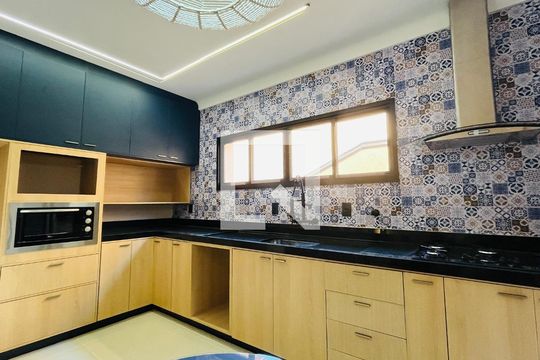 Casa à venda com 3 quartos, 295m² em Jardim das Paineiras, Campinas