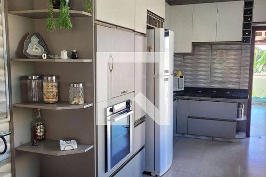 Casa à venda com 4 quartos, 360m² em Lundcéia, Lagoa Santa