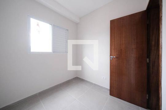 Quarto 1 de apartamento para alugar com 2 quartos, 45m² em Vila Nhocuné, São Paulo