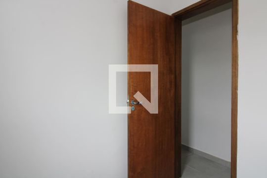 quarto 1 de apartamento para alugar com 2 quartos, 45m² em Vila Nhocuné, São Paulo