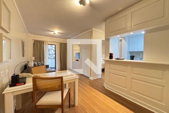 Sala/Cozinha de apartamento para alugar com 1 quarto, 43m² em Itaim Bibi, São Paulo