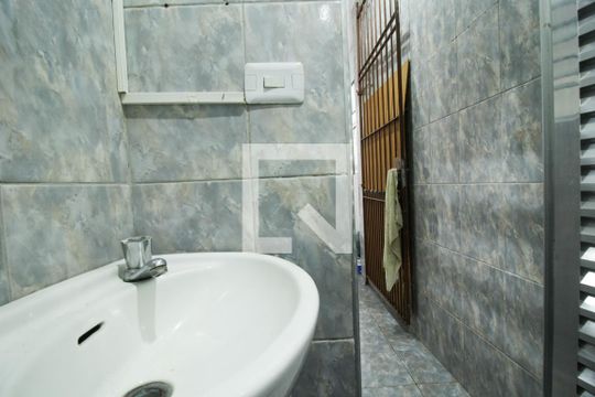 Banheiro de casa para alugar com 1 quarto, 50m² em Pirituba, São Paulo