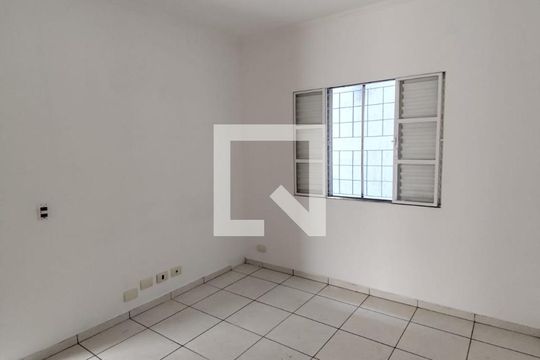 Quarto de casa de condomínio à venda com 2 quartos, 177m² em Vila Sao Silvestre, Barueri