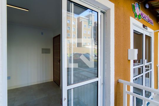 Sala - Sacada de apartamento para alugar com 2 quartos, 54m² em Vila Alzira, Guarulhos