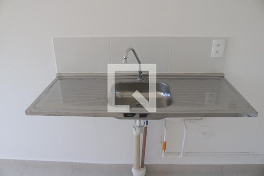 Sala e Cozinha Integrada de apartamento para alugar com 1 quarto, 26m² em Parque Industrial Tomas Edson, São Paulo